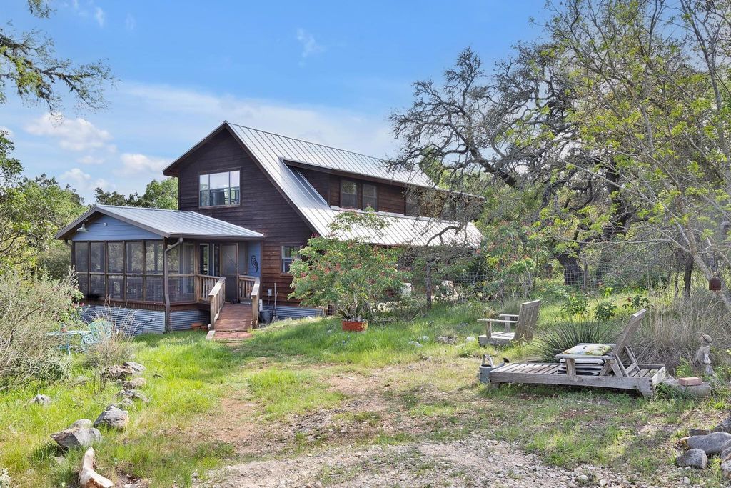 500 Owl Hollow RD, San Marcos, TX 78666