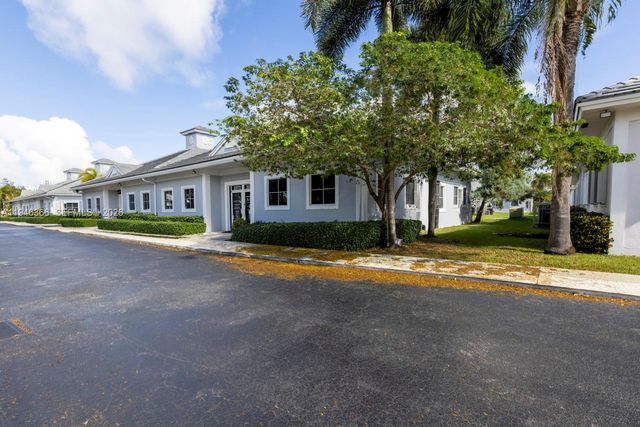 20770 W Dixie Hwy De Hwy, Miami, FL 33180