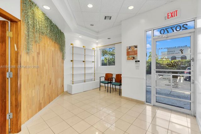 20770 W Dixie Hwy De Hwy, Miami, FL 33180