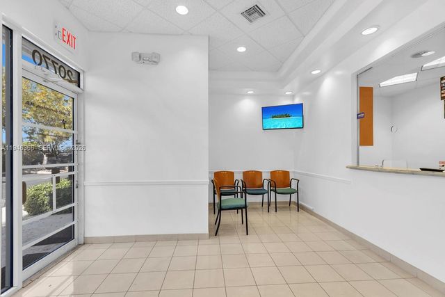 20770 W Dixie Hwy De Hwy, Miami, FL 33180