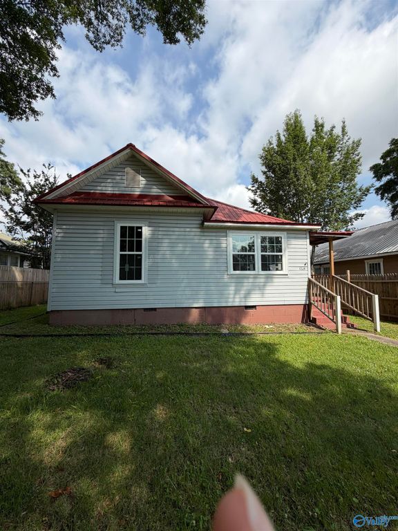 1205 S 11th Street, Gadsden, AL 35901