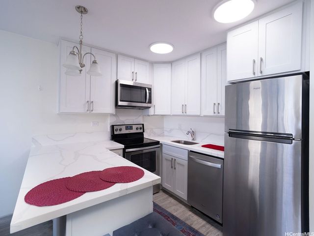 2140 Kuhio Avenue 1908, Honolulu, HI 96815