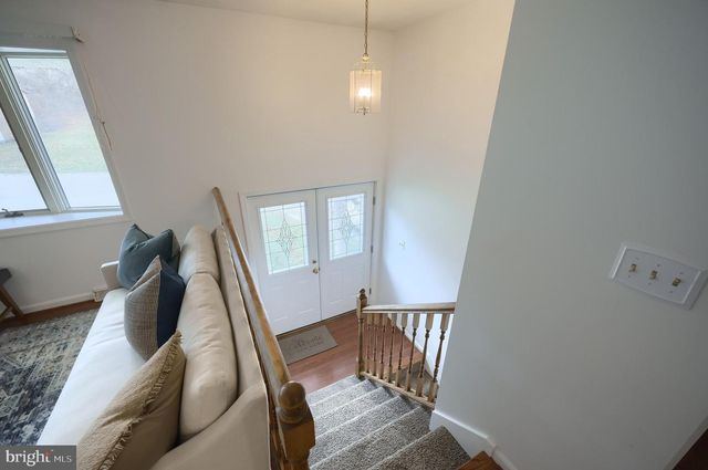 1298 TOANN RD, York, PA 17403