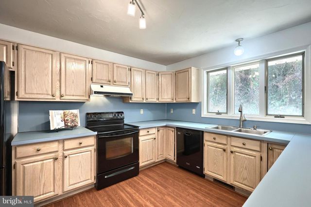 1298 TOANN RD, York, PA 17403