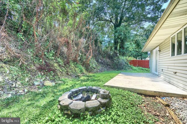 1298 TOANN RD, York, PA 17403