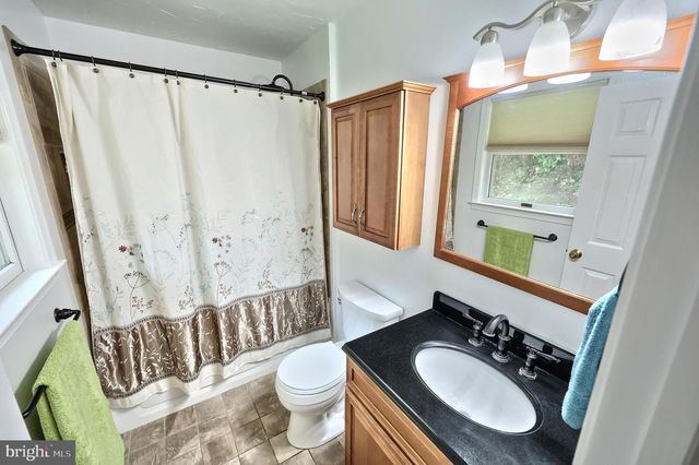 1298 TOANN RD, York, PA 17403