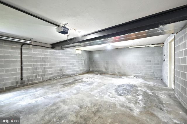 1298 TOANN RD, York, PA 17403