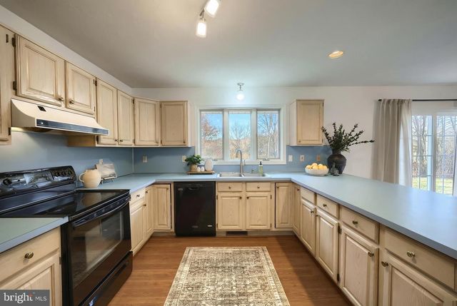 1298 TOANN RD, York, PA 17403