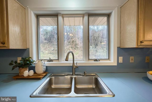 1298 TOANN RD, York, PA 17403