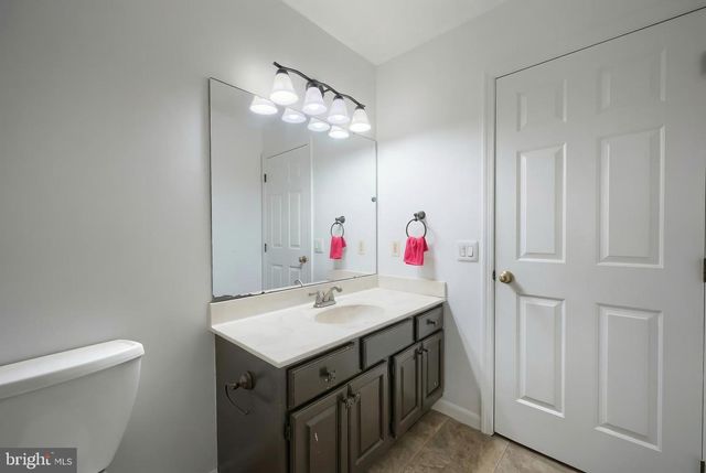 1298 TOANN RD, York, PA 17403