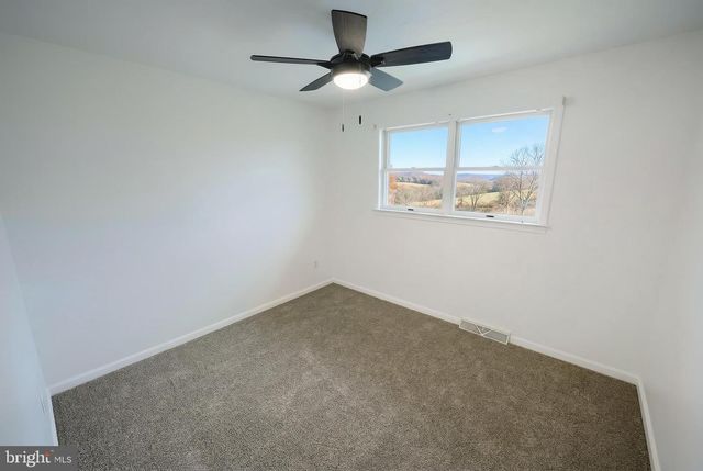 1298 TOANN RD, York, PA 17403