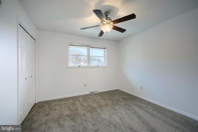 1298 TOANN RD, York, PA 17403