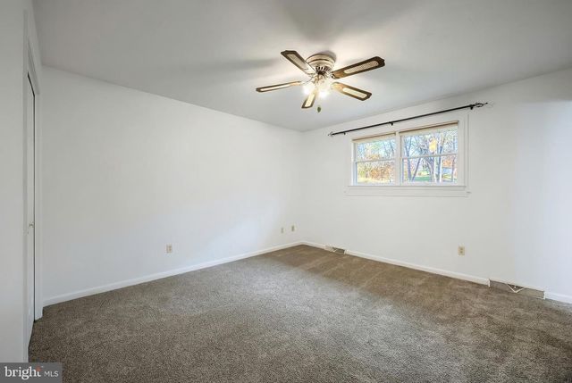 1298 TOANN RD, York, PA 17403