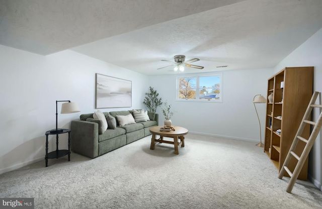 1298 TOANN RD, York, PA 17403