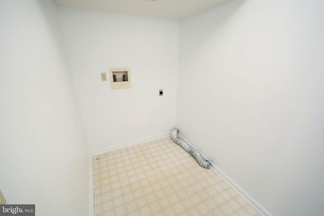 1298 TOANN RD, York, PA 17403