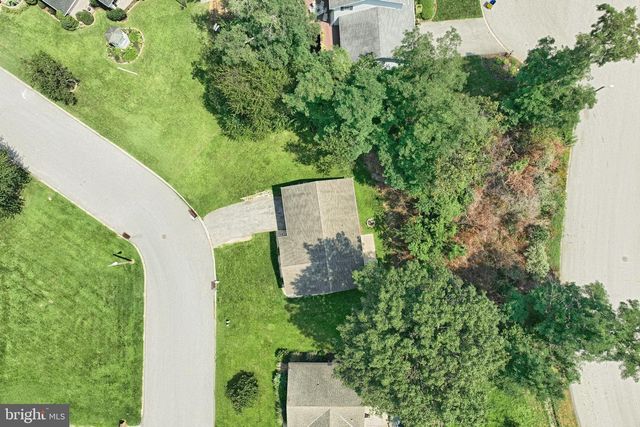 1298 TOANN RD, York, PA 17403