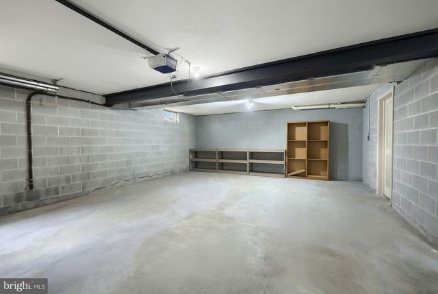 1298 TOANN RD, York, PA 17403