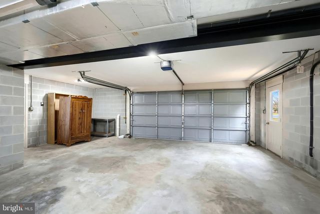 1298 TOANN RD, York, PA 17403