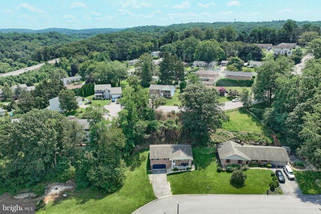 1298 TOANN RD, York, PA 17403