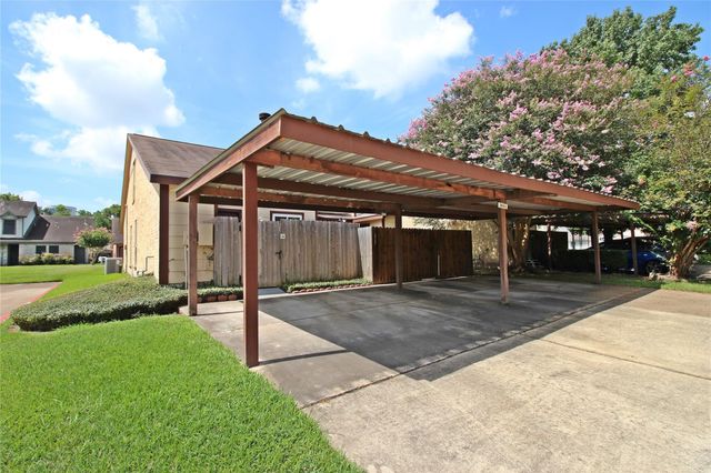 2041 Country Village Boulevard A, Humble, TX 77338