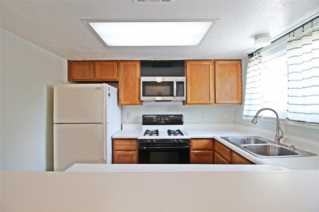 2041 Country Village Boulevard A, Humble, TX 77338