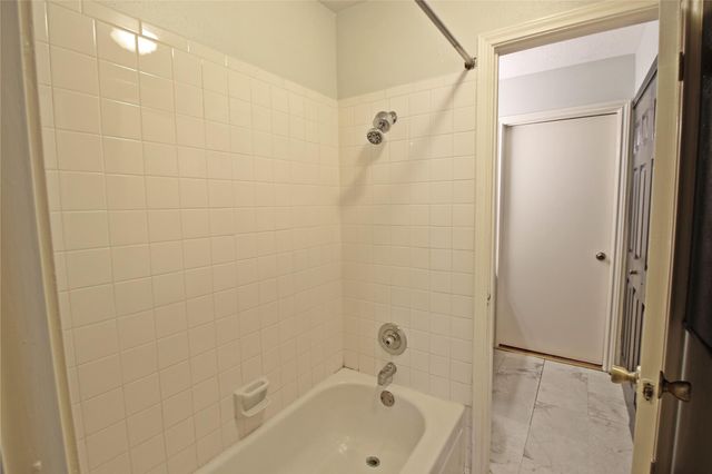 2041 Country Village Boulevard A, Humble, TX 77338