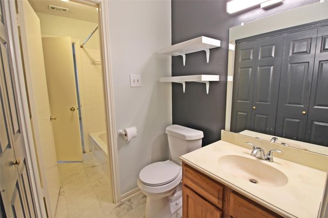 2041 Country Village Boulevard A, Humble, TX 77338