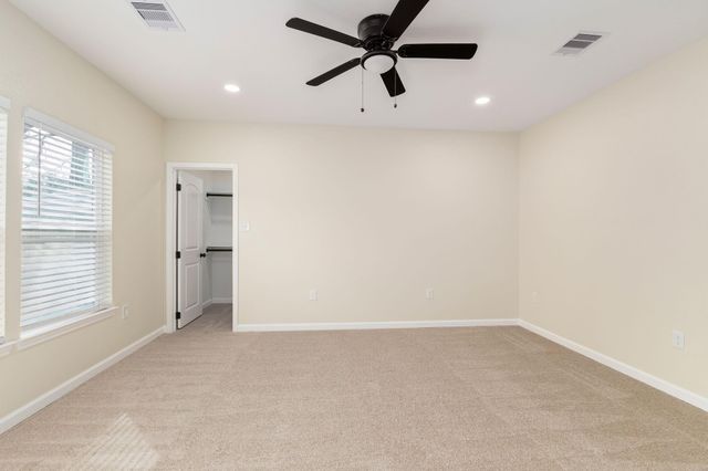 102 E Valverde Street, Brenham, TX 77833