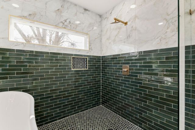 102 E Valverde Street, Brenham, TX 77833