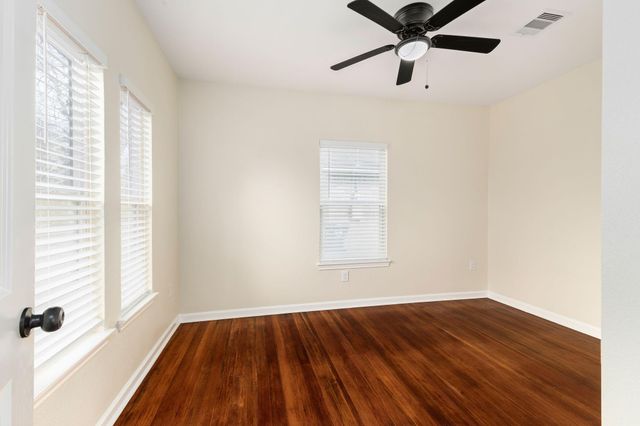 102 E Valverde Street, Brenham, TX 77833