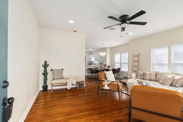 102 E Valverde Street, Brenham, TX 77833