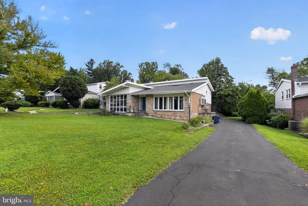 7931 OAK HILL DR, CHELTENHAM, PA 19012 — photo 2