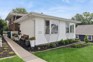 719 Ledochowski Street, Lemont, IL 60439