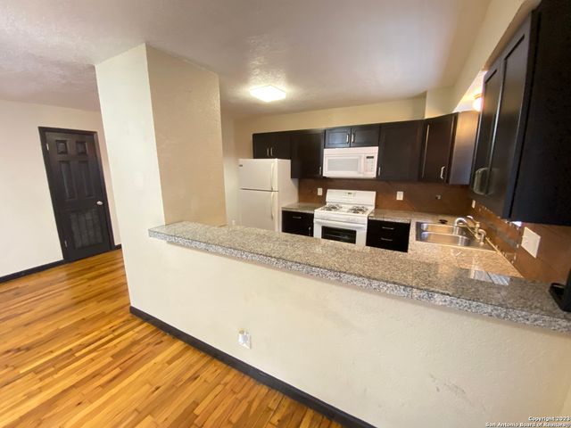 211 Natalen Ave Apt 205, San Antonio, TX 78209