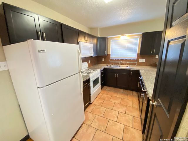 211 Natalen Ave Apt 205, San Antonio, TX 78209