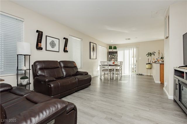 2082 Pillar Pointe Street, Las Vegas, NV 89115