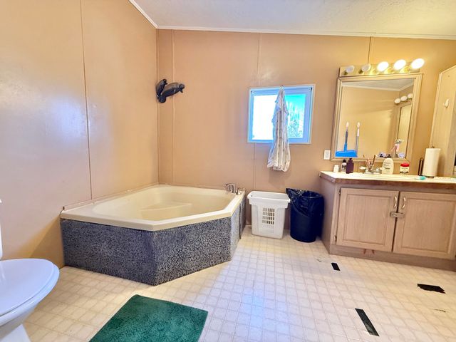 14107 Ravenwood Drive, Klamath Falls, OR 97601