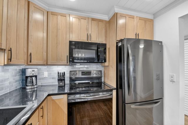 1502 S Lakeside Drive 214, Lake Worth Beach, FL 33460