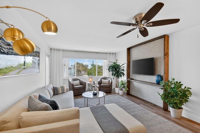1502 S Lakeside Drive 214, Lake Worth Beach, FL 33460