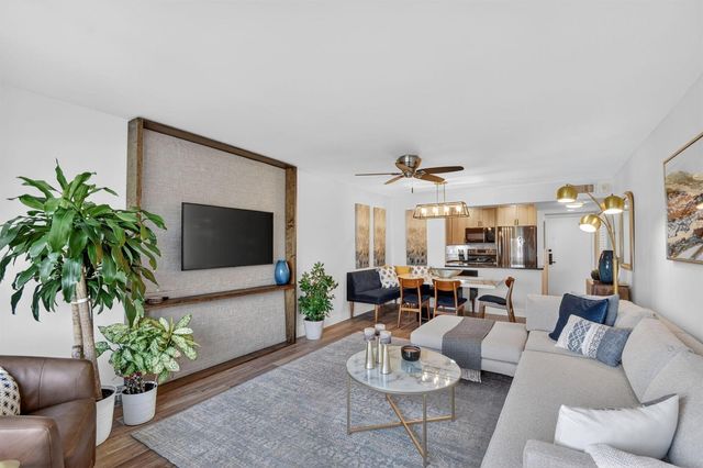 1502 S Lakeside Drive 214, Lake Worth Beach, FL 33460