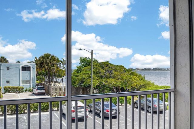 1502 S Lakeside Drive 214, Lake Worth Beach, FL 33460