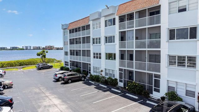 1502 S Lakeside Drive 214, Lake Worth Beach, FL 33460