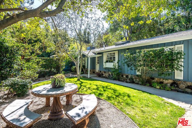 7431 Del Zuro, Los Angeles, CA 90046