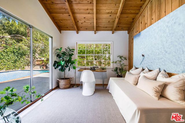 7431 Del Zuro, Los Angeles, CA 90046