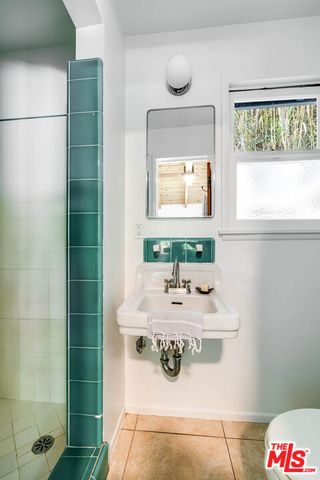 7431 Del Zuro, Los Angeles, CA 90046