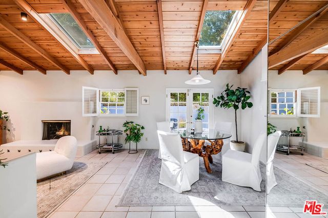 7431 Del Zuro, Los Angeles, CA 90046