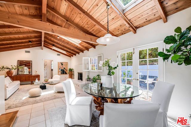 7431 Del Zuro, Los Angeles, CA 90046