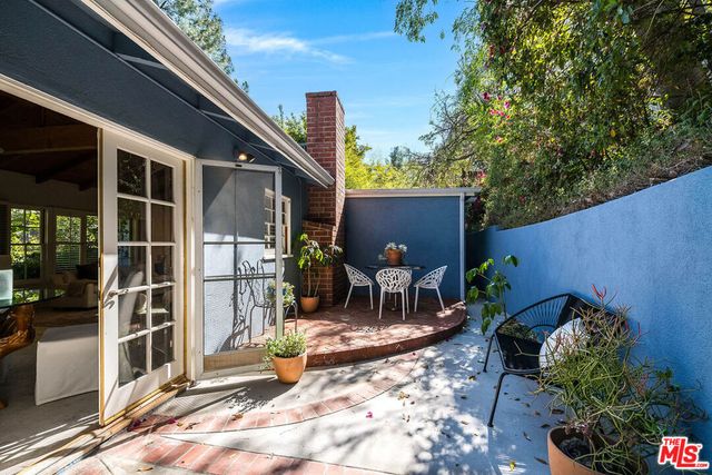 7431 Del Zuro, Los Angeles, CA 90046