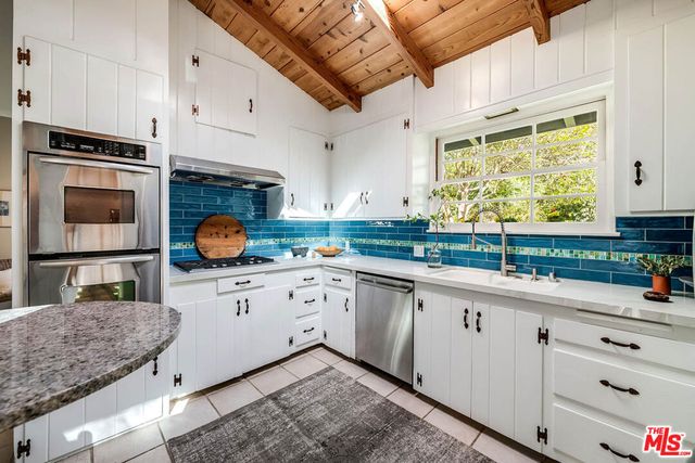 7431 Del Zuro, Los Angeles, CA 90046