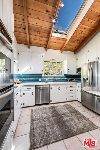 7431 Del Zuro, Los Angeles, CA 90046